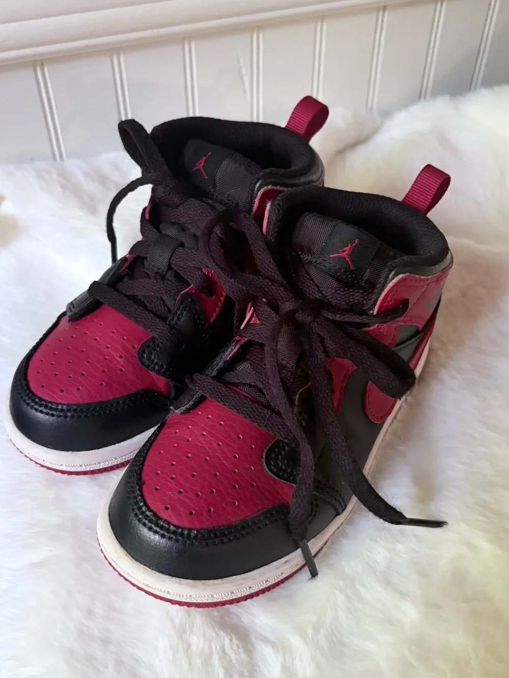 Jordan Kids Mid-Top Sneakers in Black & Dark Red